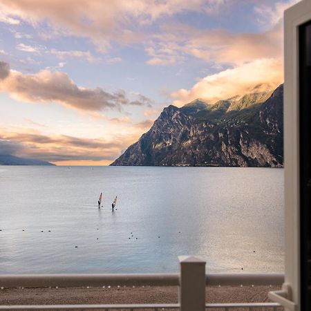 Hotel Baia Azzurra Torbole Sul Garda Esterno foto