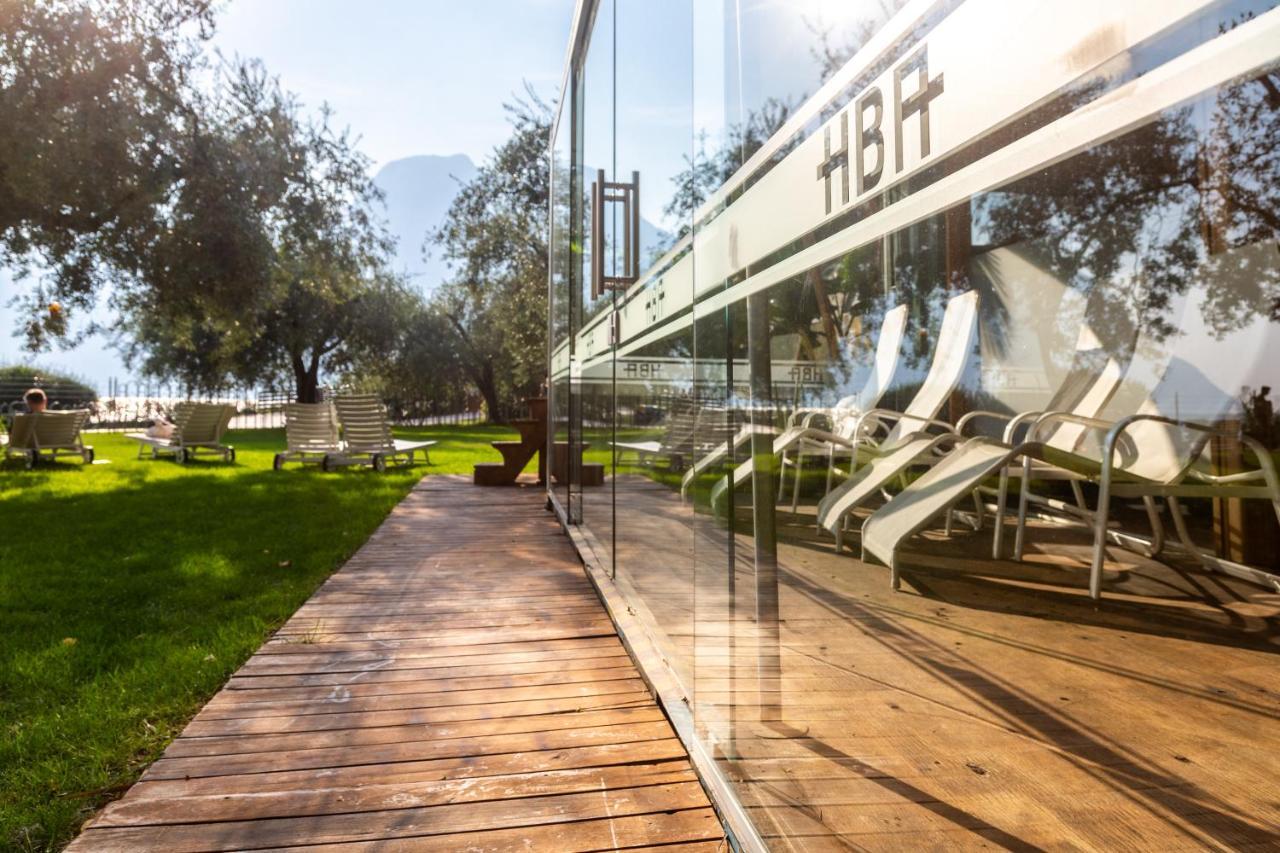 Hotel Baia Azzurra Torbole Sul Garda Esterno foto