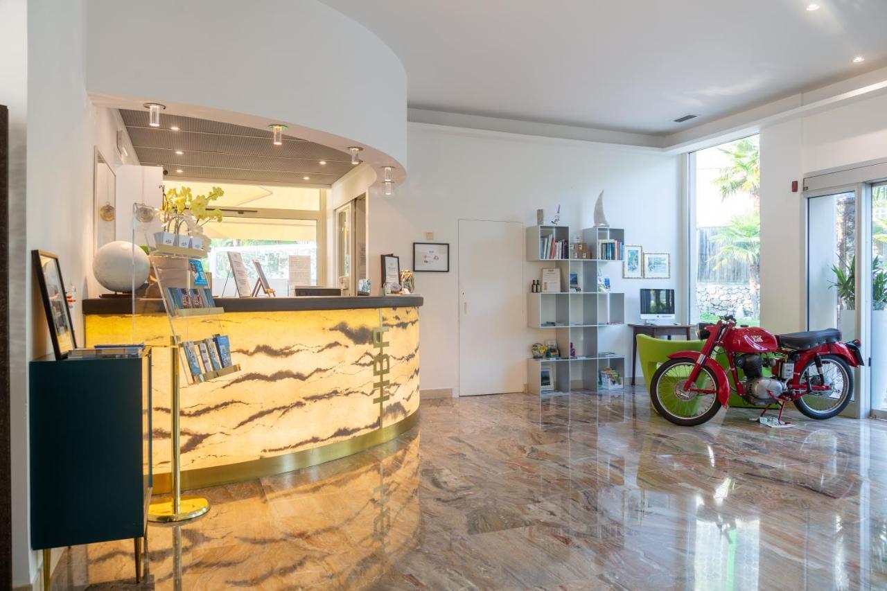 Hotel Baia Azzurra Torbole Sul Garda Esterno foto