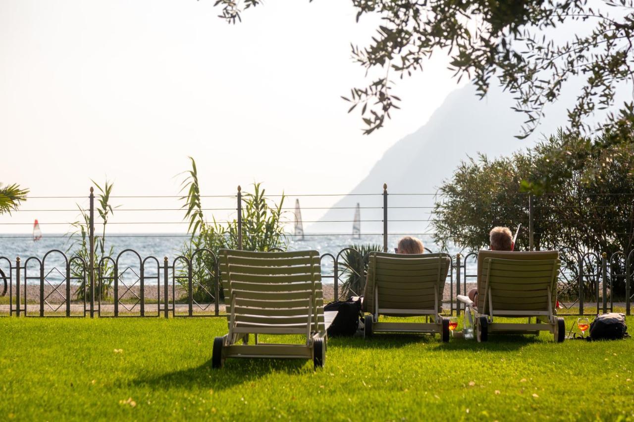 Hotel Baia Azzurra Torbole Sul Garda Esterno foto