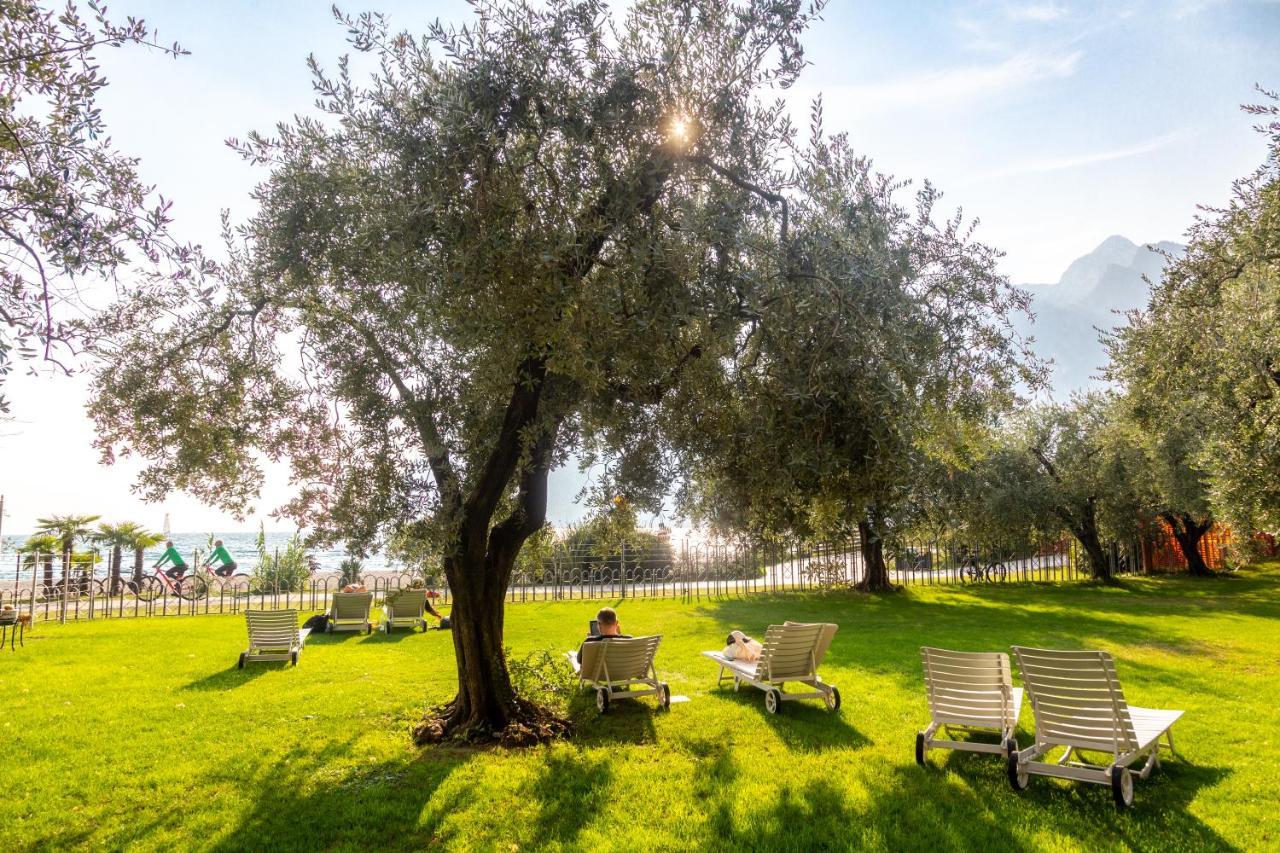 Hotel Baia Azzurra Torbole Sul Garda Esterno foto