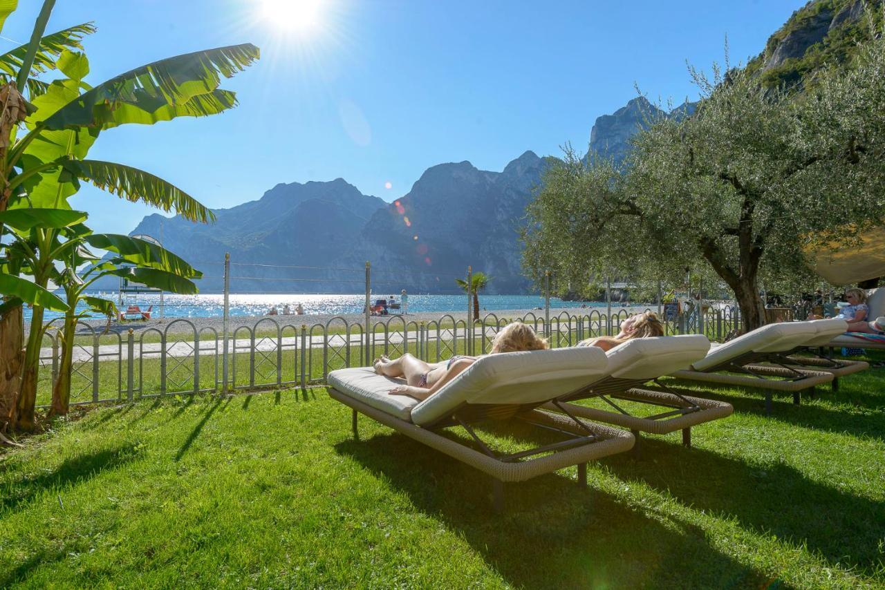 Hotel Baia Azzurra Torbole Sul Garda Esterno foto