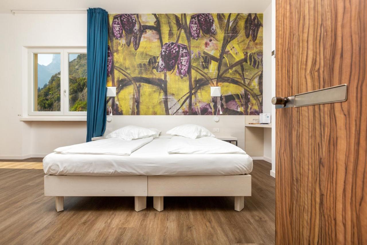 Hotel Baia Azzurra Torbole Sul Garda Esterno foto