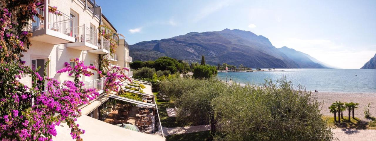 Hotel Baia Azzurra Torbole Sul Garda Esterno foto