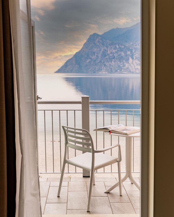 Hotel Baia Azzurra Torbole Sul Garda Esterno foto