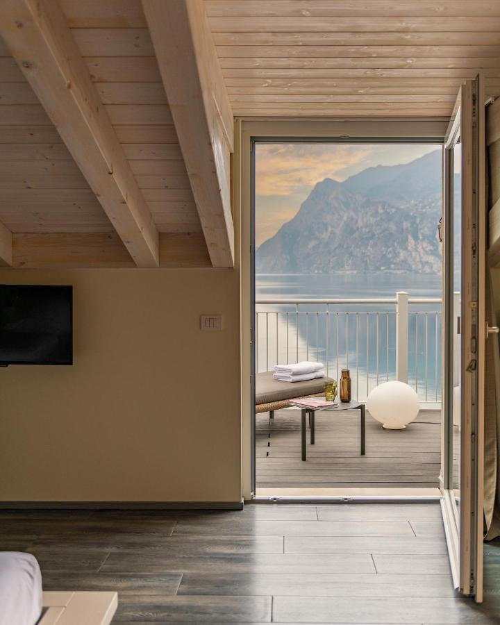 Hotel Baia Azzurra Torbole Sul Garda Esterno foto