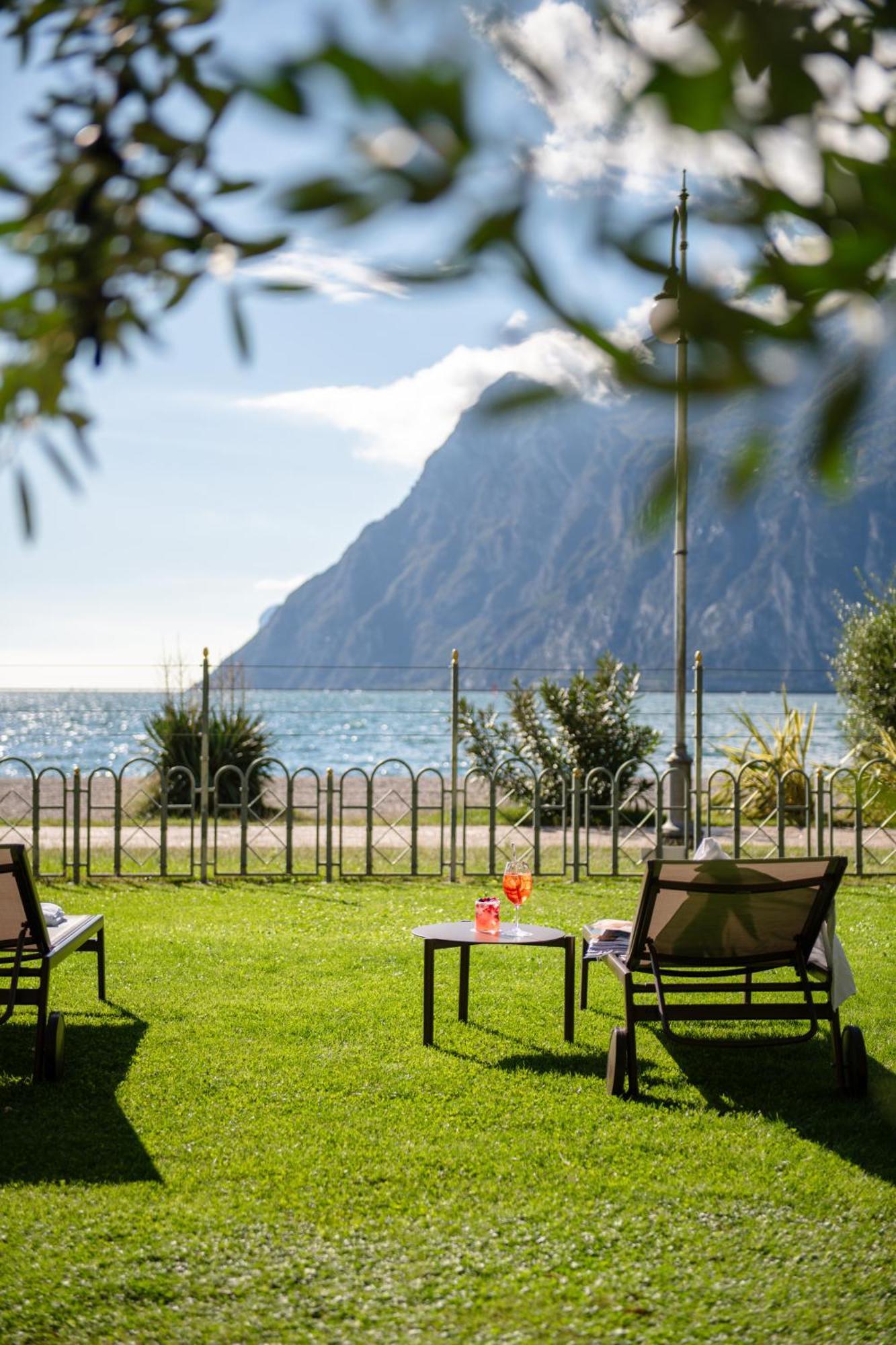 Hotel Baia Azzurra Torbole Sul Garda Esterno foto