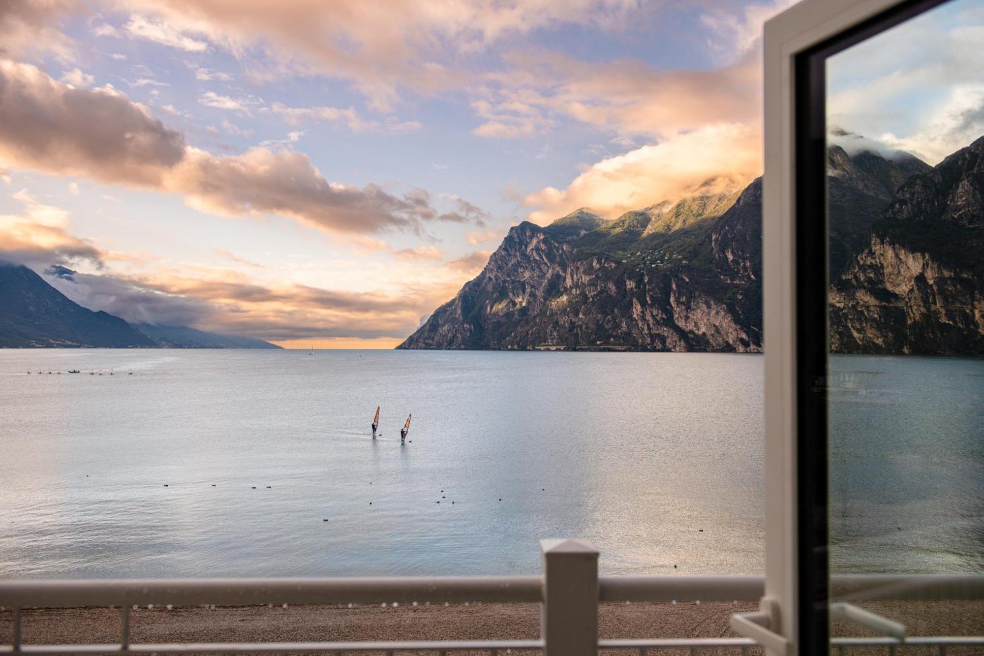 Hotel Baia Azzurra Torbole Sul Garda Esterno foto