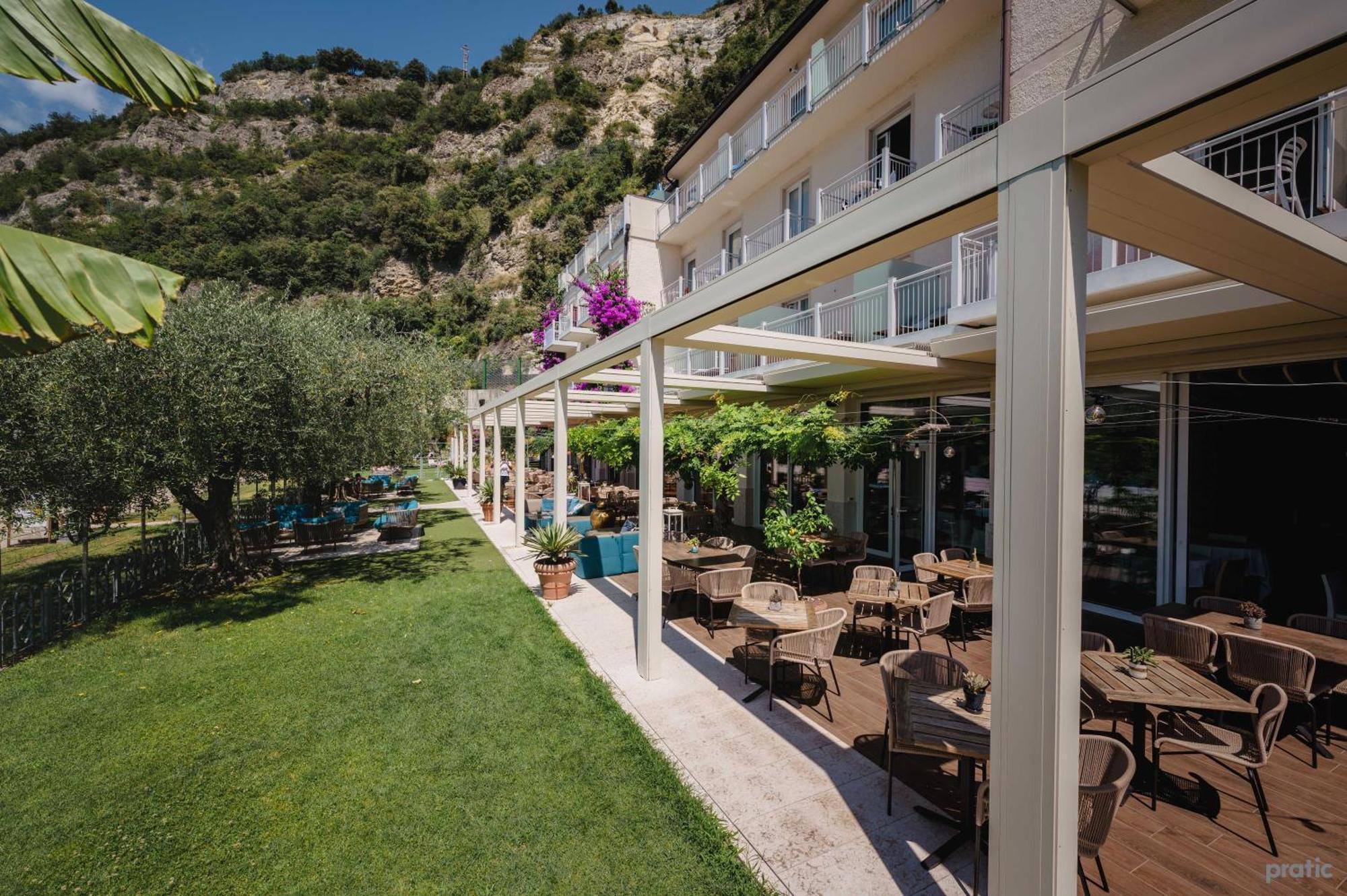 Hotel Baia Azzurra Torbole Sul Garda Esterno foto