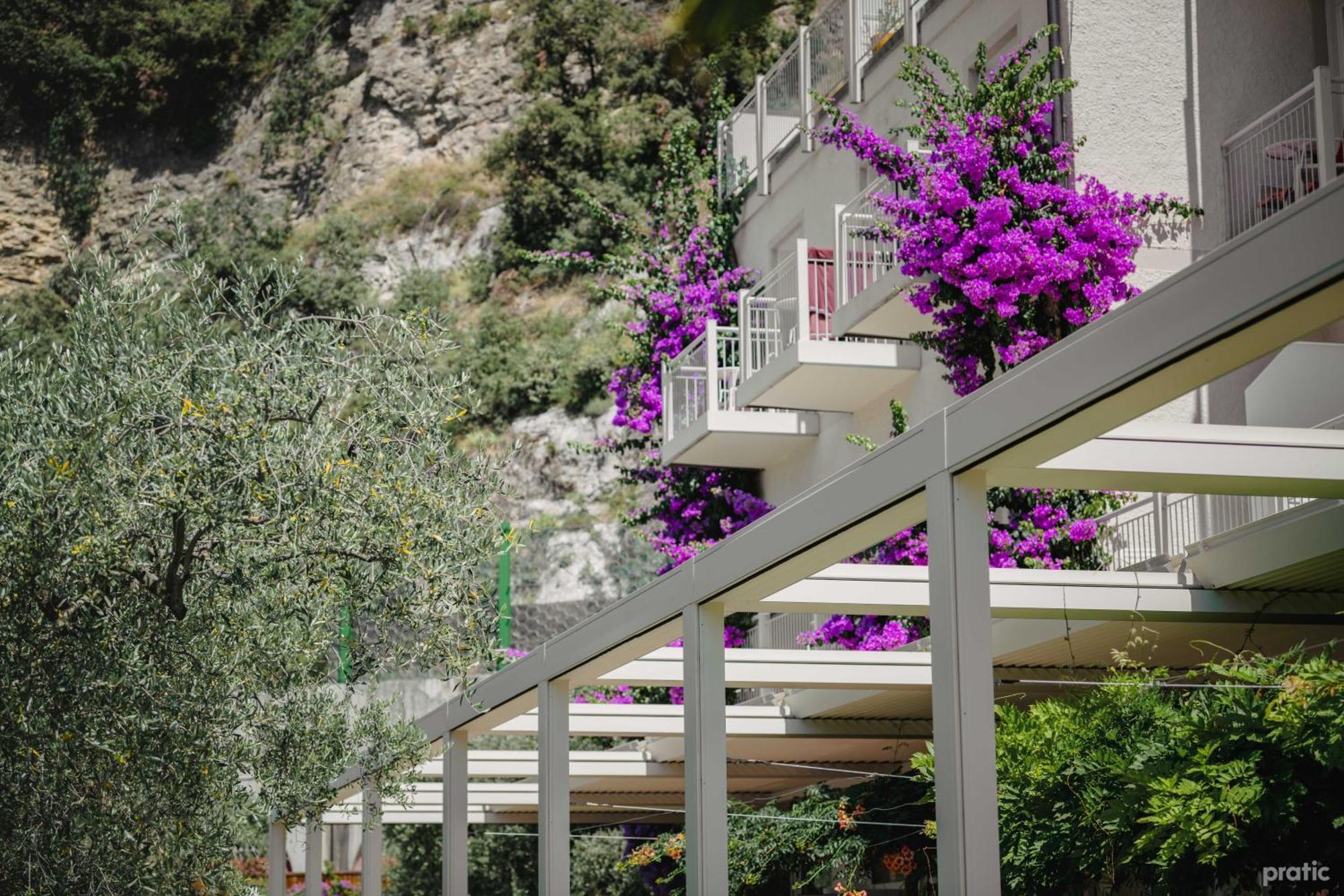 Hotel Baia Azzurra Torbole Sul Garda Esterno foto