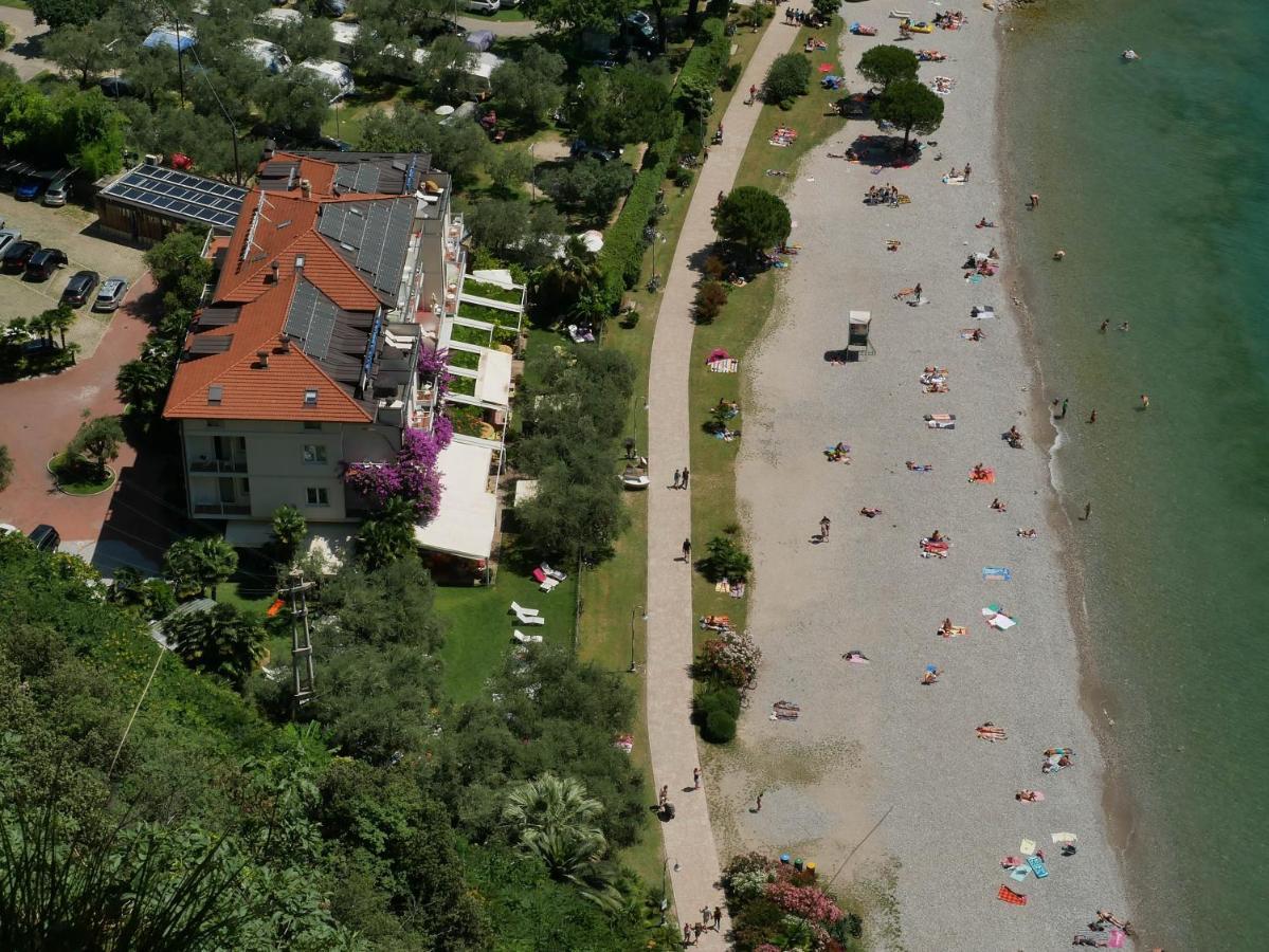 Hotel Baia Azzurra Torbole Sul Garda Esterno foto