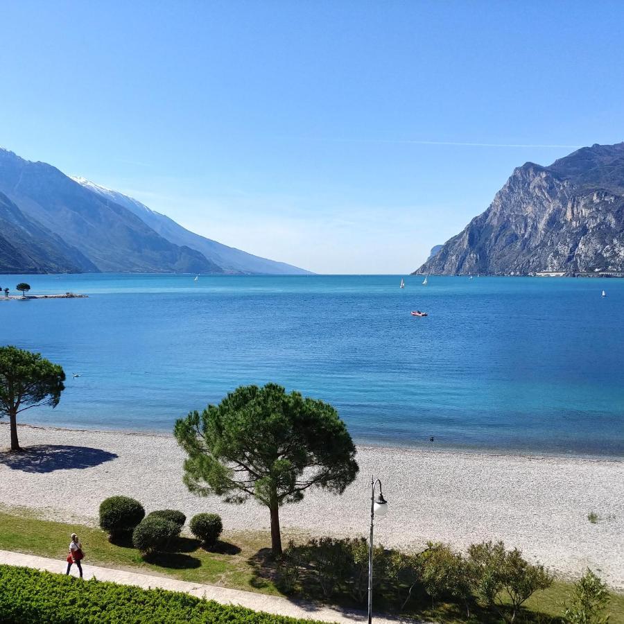 Hotel Baia Azzurra Torbole Sul Garda Esterno foto