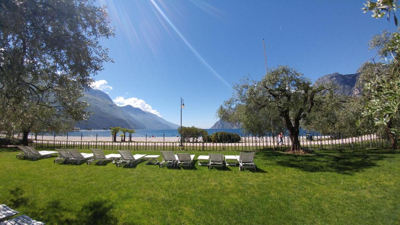 Hotel Baia Azzurra Torbole Sul Garda Esterno foto