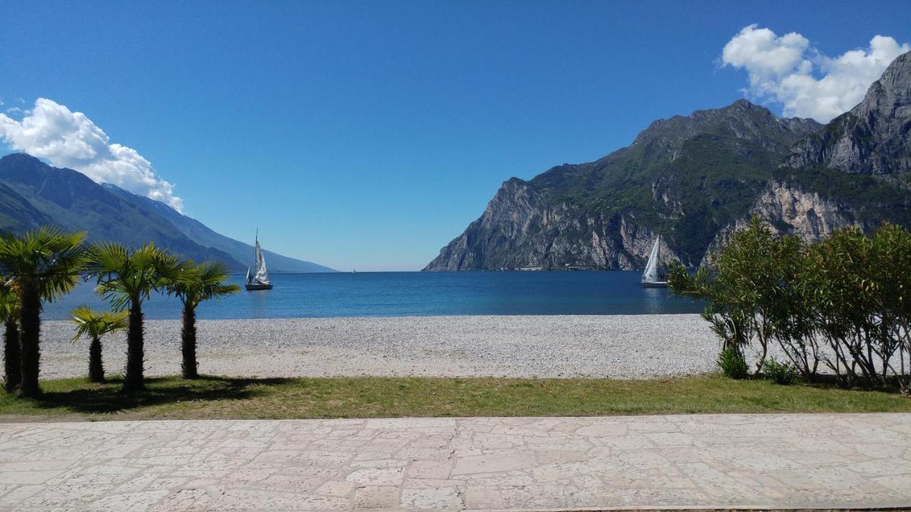 Hotel Baia Azzurra Torbole Sul Garda Esterno foto